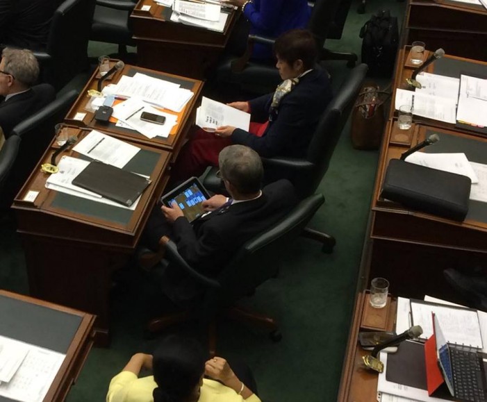 At Least He’s Not Doing Crack – GPR Liberal MPP Caught Playing Solitaire at Queens Park – APRIL 14, 2015