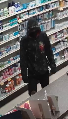 Ottawa Police Seek Two Suspects After Kilborn Ave. Pharmacy Robbery 082917